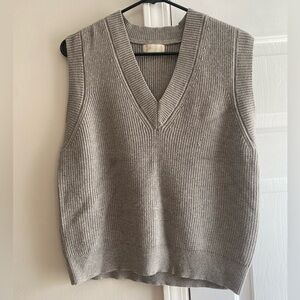 Gray V-Neck Women's Sweater Vest, Altard State, Size small